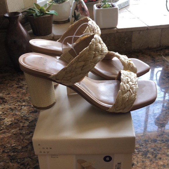 Raffia 2 Strap Block Heel Sandal - Picture 2 of 4